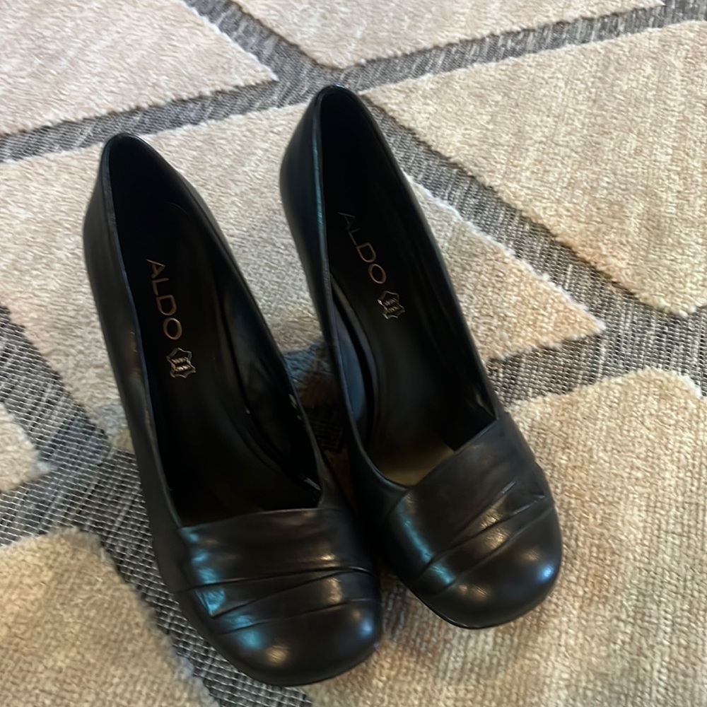 Aldo leather wedges